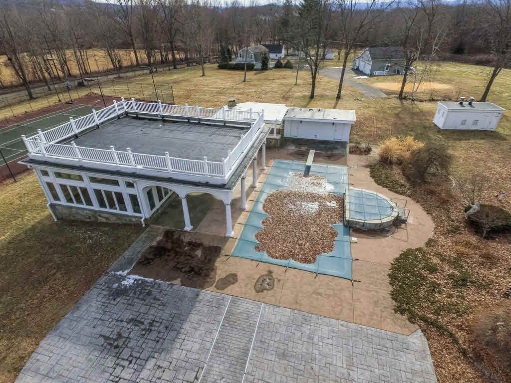 Building photograph for 44 LILLIS RD